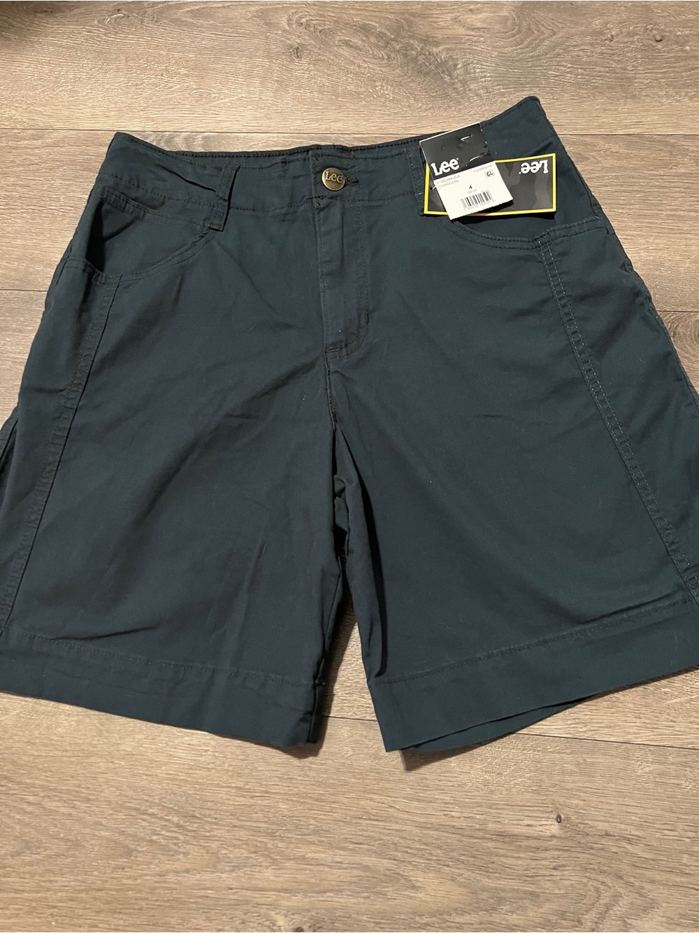 Lee 5” Bermuda  Shorts Size 4 New